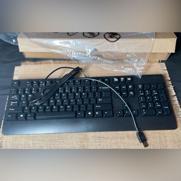 🔥❤️🔥 NEW Lenovo Preferred Pro II Wired External USB Keyboard New in Box - Picture 5 of 9